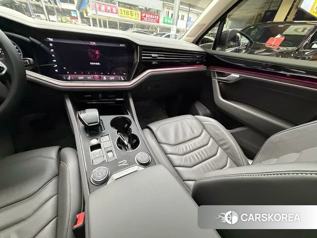 Volkswagen Touareg id 4271071 из Китая 23