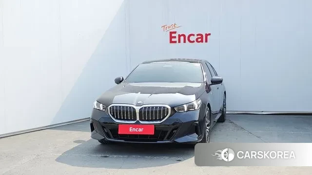 BMW 5 Series (G60) id 3769782 из Кореи 13