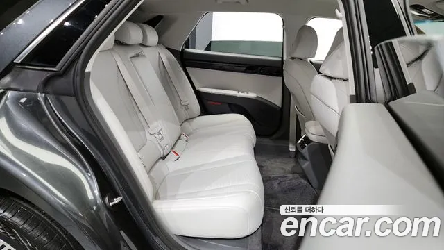 Hyundai Grandeur (GN7) id 2640292 из Кореи 13