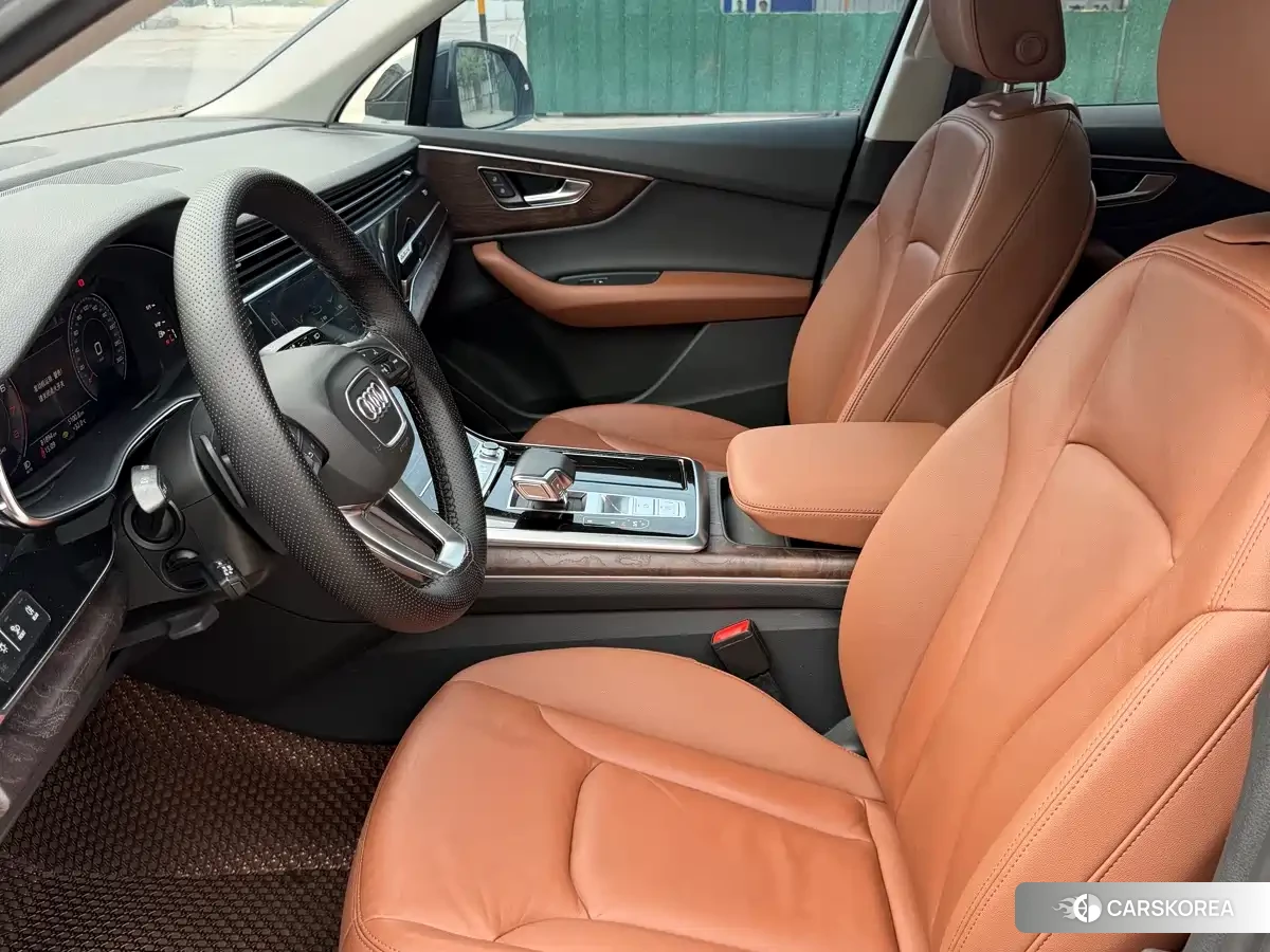 Audi Q7 2020 Черный из Китая, фото 5