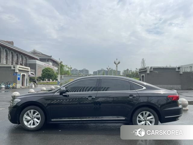 Volkswagen Passat 2021 Черный из Китая, фото 3