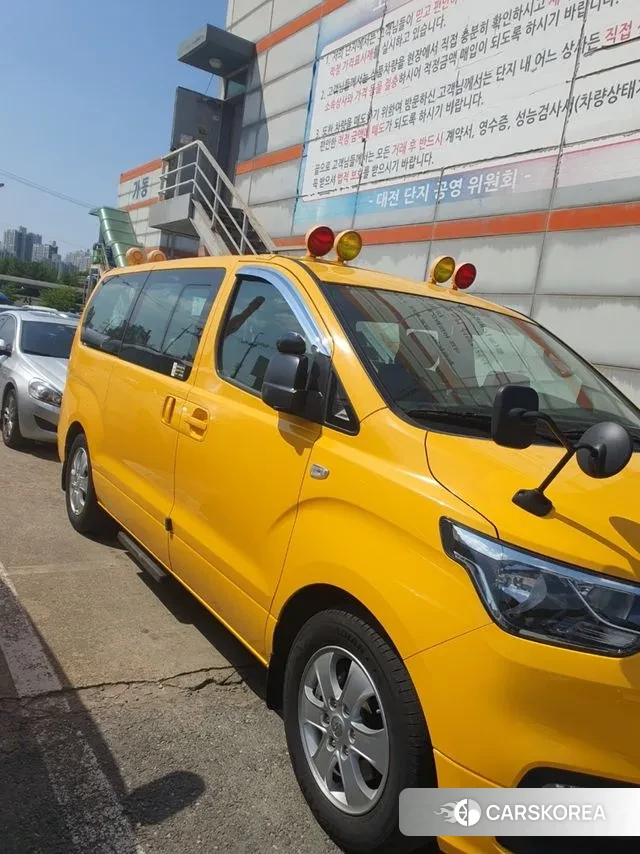 Hyundai The New Grand Starex 2018 Желтый из Кореи, фото 3