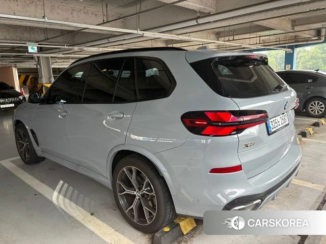 BMW X5 (G05) 2026 Светло-серебряный цвет из Кореи, фото 3