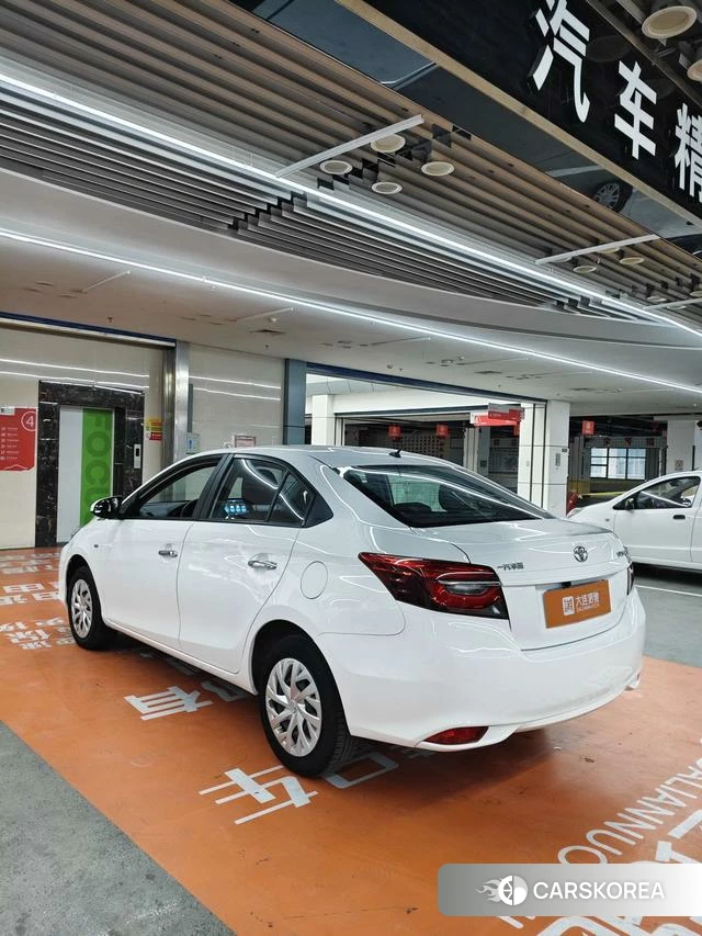 Toyota Vios 2023 Белый из Китая, фото 3