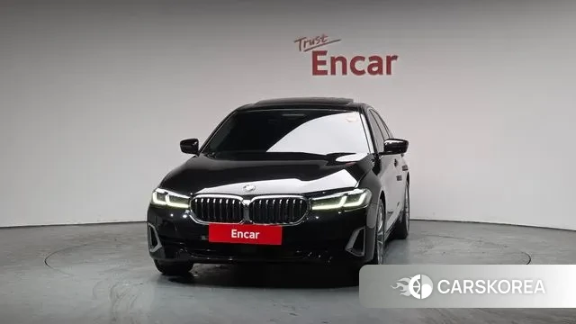 BMW 5 Series (G30) id 3726216 из Кореи 13