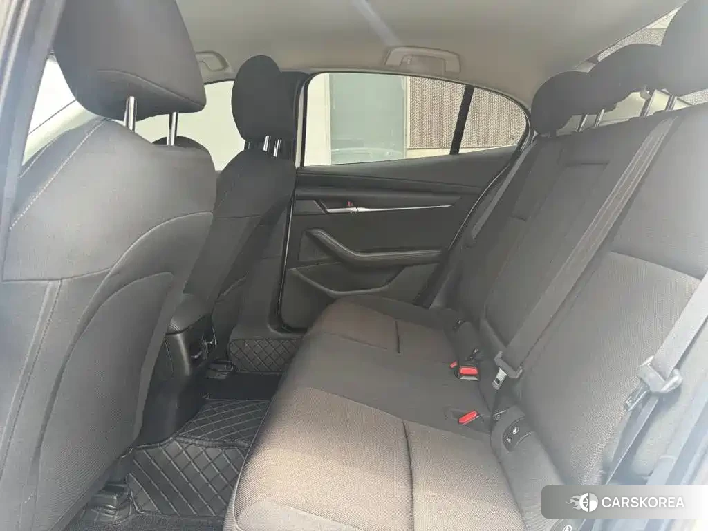 Mazda 3 2024 Белый из Китая, фото 3