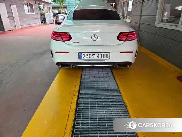 Mercedes-Benz C-Class W205 2023 Белый из Кореи, фото 3