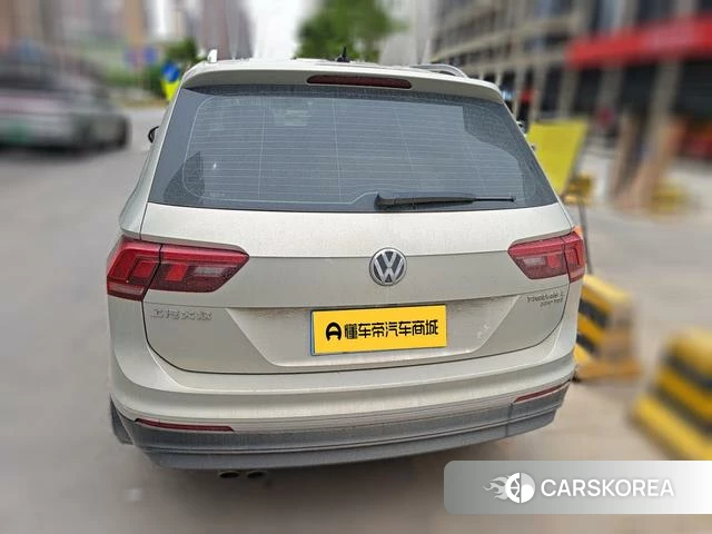 Volkswagen Tiguan L 2020 Серебристо-серый из Китая, фото 3