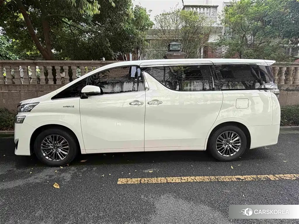 Toyota Vellfire 2022 Белый из Китая, фото 3