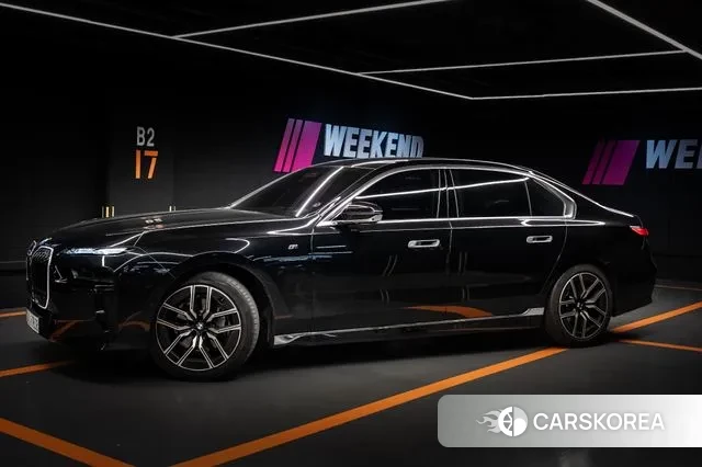 BMW 7 Series (G70) 2025 Черный из Кореи, фото 3