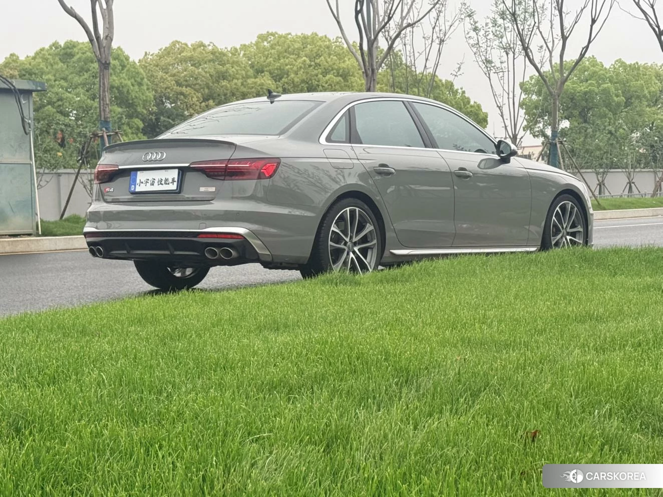 Audi S4 2020 Темно-серый из Китая, фото 3