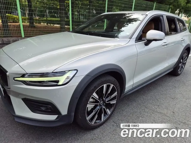 Volvo V60 Cross-Country 2nd Generation id 2905831 из Кореи 13
