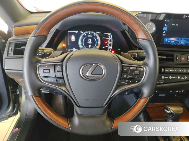 Lexus ES id 4272615 из Китая 23