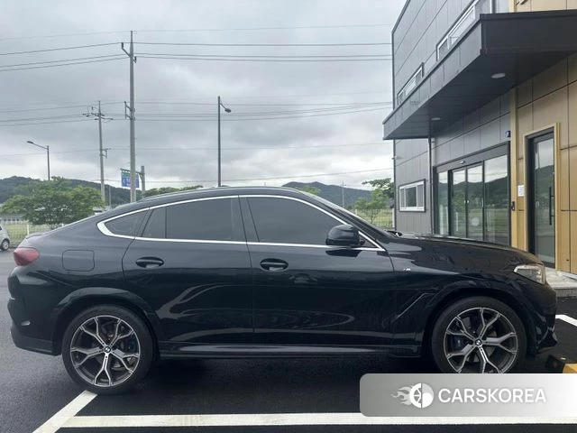 BMW X6 (G06) 2021 Черный из Кореи, фото 3