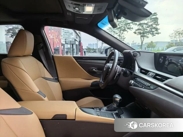 Lexus ES 2021 Серебристо-серый из Китая, фото 4