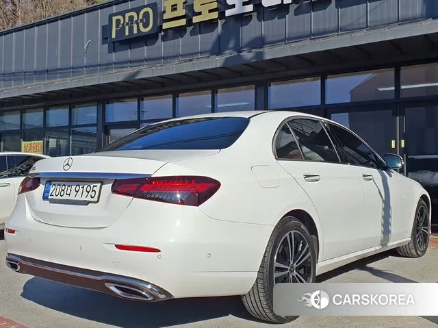 Mercedes-Benz E-Class W213 2022 Белый из Кореи, фото 6