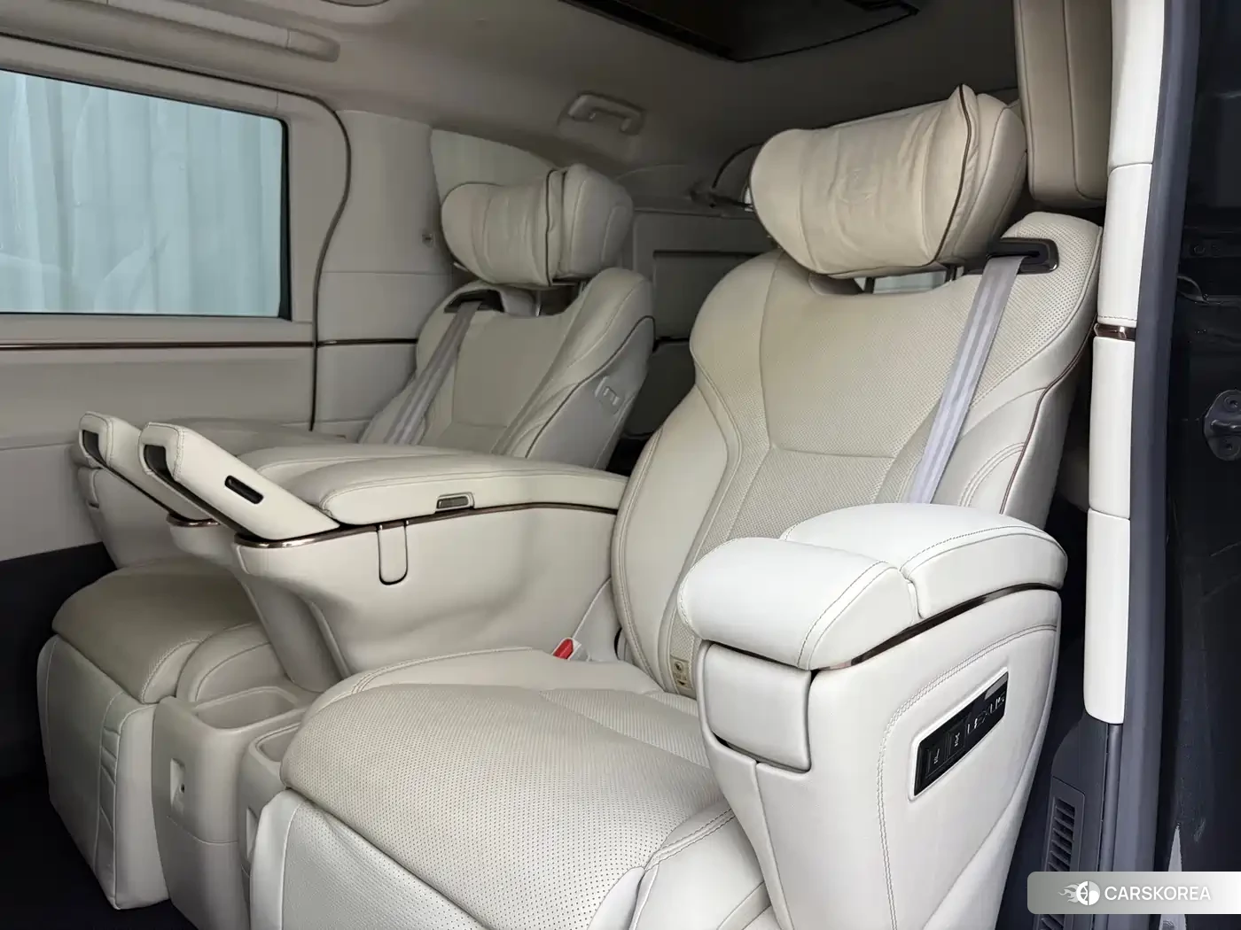 Lexus LM id 4601041 из Китая 9