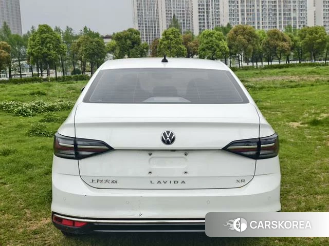 Volkswagen Lavida 2023 Белый из Китая, фото 5