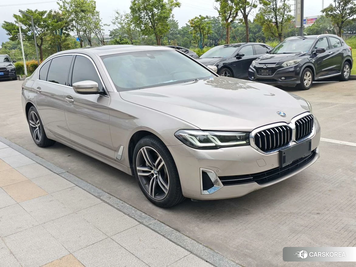 BMW 5 series 2021 Серебристо-серый из Китая, фото 4