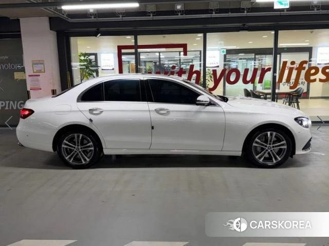 Mercedes-Benz E-Class W213 2022 Белый из Кореи, фото 3