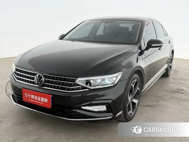 Volkswagen Magotan 2024 Черный из Китая, фото 3