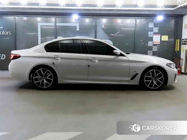 BMW 5 Series (G30) id 4433095 из Кореи 13