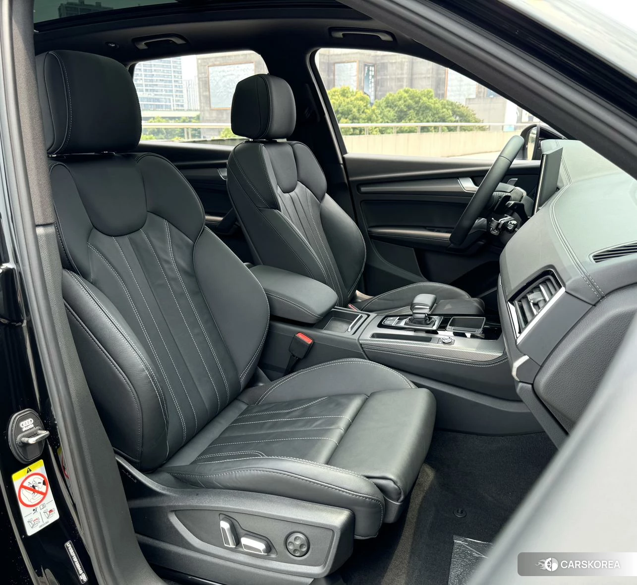 Audi Q5L 2023 Черный из Китая, фото 3