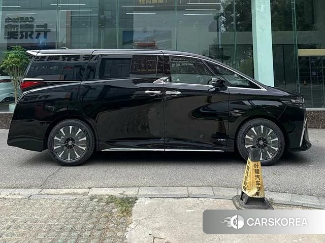 Toyota Elfa id 4258382 из Китая 9