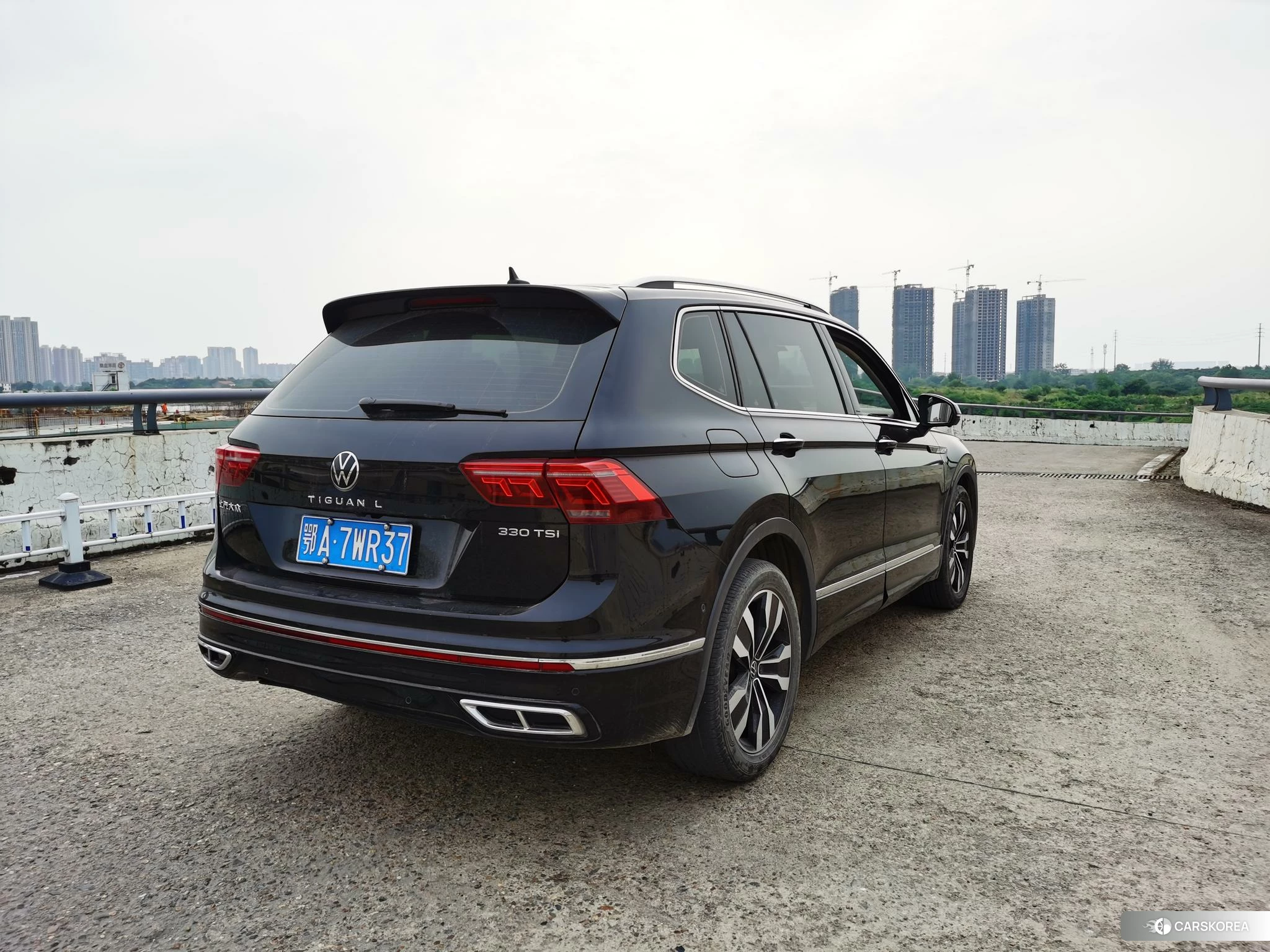 Volkswagen Tiguan L 2021 Черный из Китая, фото 3