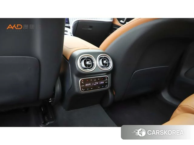 Mercedes-Benz GLC 2024 Черный из Китая, фото 3