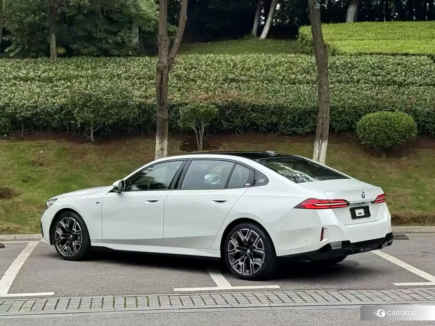 BMW 5 series 2025 Белый из Китая, фото 3