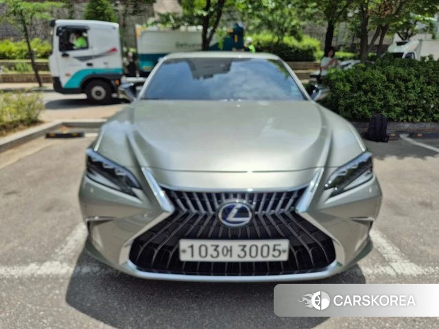 Lexus ES300h 7th generation 2022 Белый из Кореи, фото 5