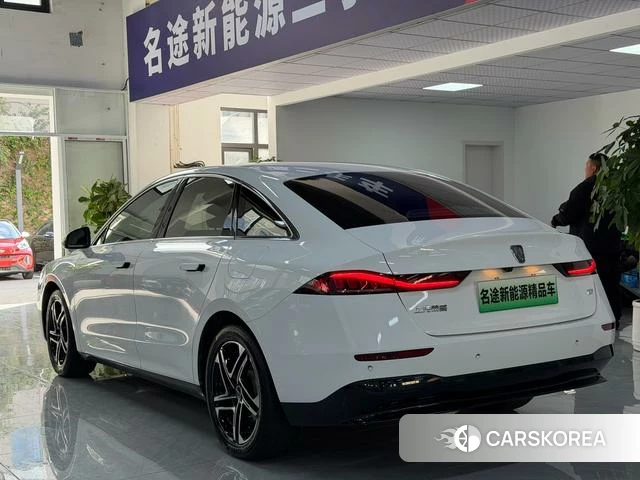 Roewe D7 EV 2023 Белый из Китая, фото 3