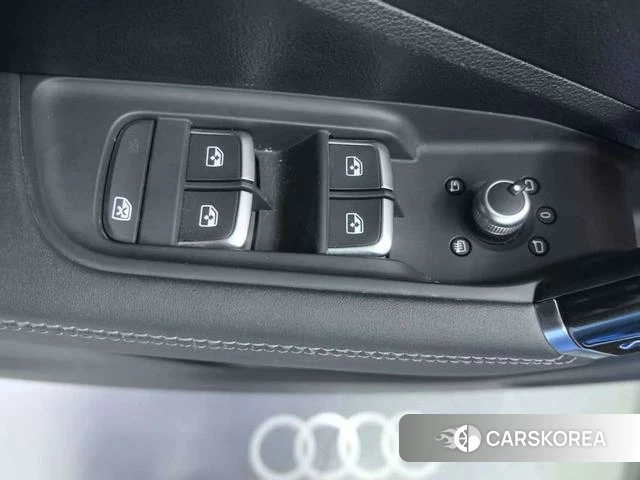 Audi Q2L id 4214525 из Китая 18