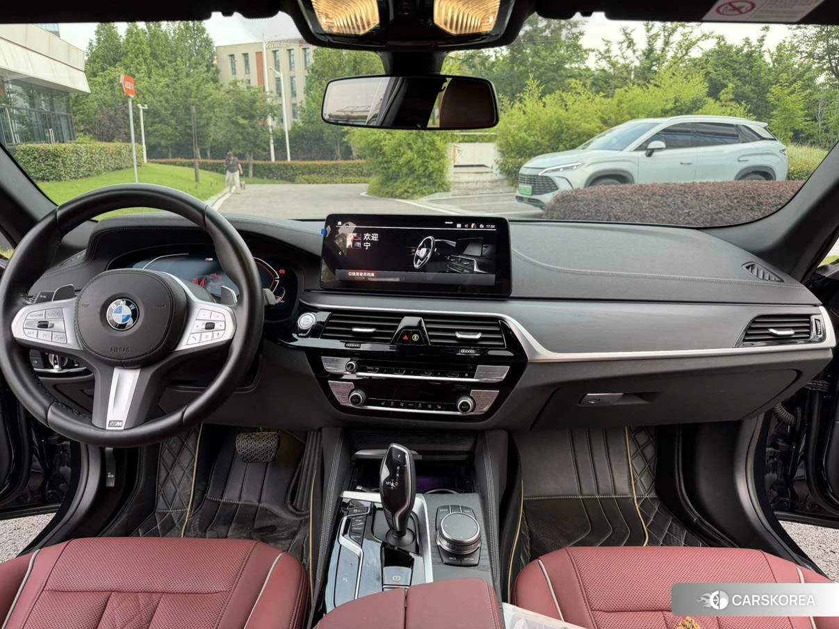 BMW 5 series 2023 Черный из Китая, фото 3