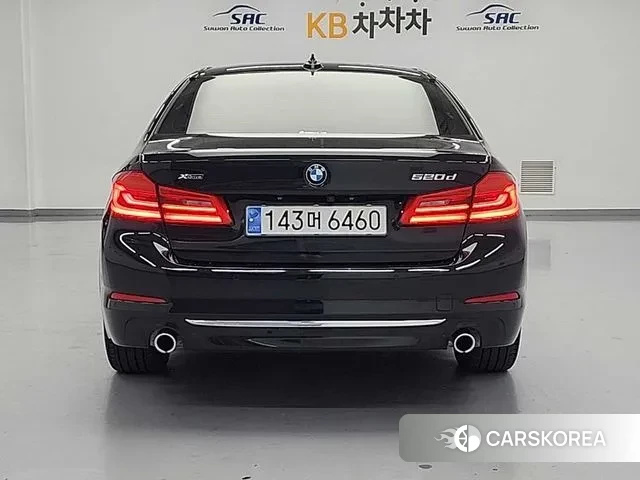 BMW 5 Series (G30) id 3385313 из Кореи 11