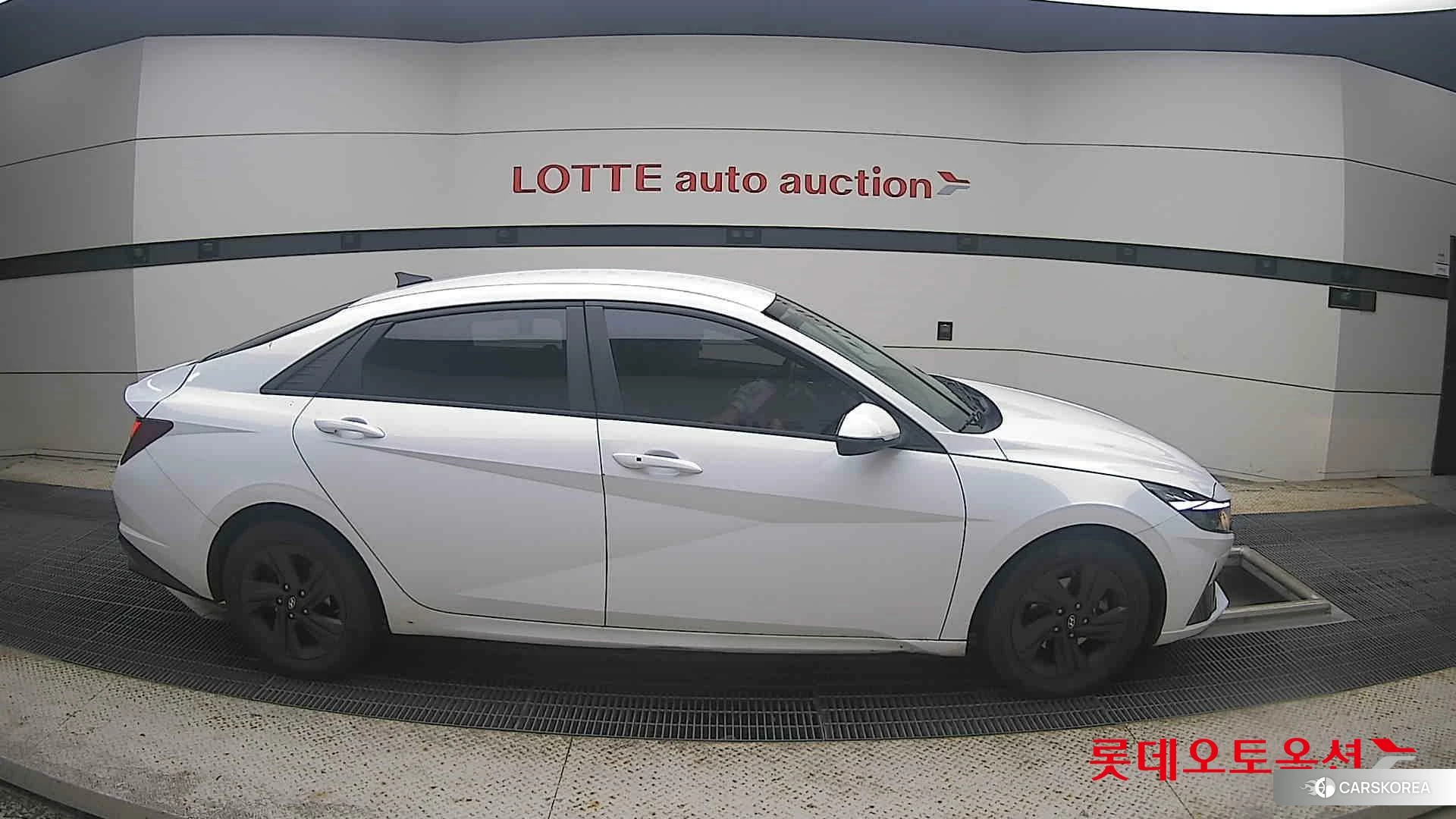 Hyundai Avante Hybrid id 4902379 из Кореи 23