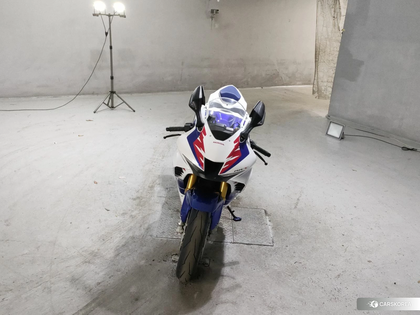 Проданный Honda CBR1000RR-R FIREBLADE SP 2023 из Японии, фото 4