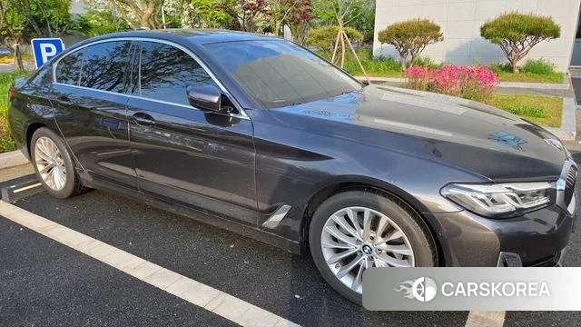 BMW 5 Series (G60) 2023 Серый из Кореи, фото 3