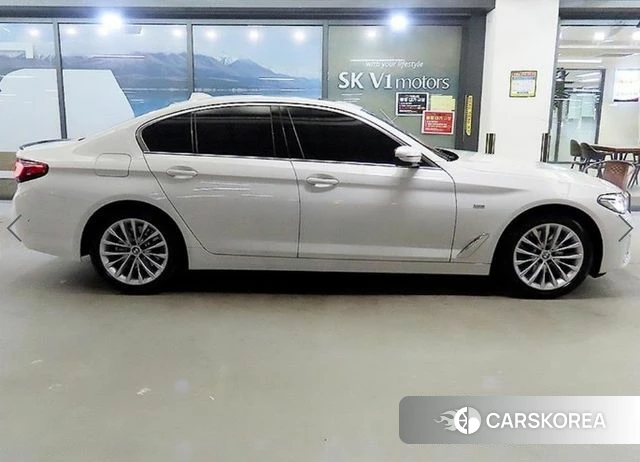 BMW 5 Series (G30) id 4628599 из Кореи 13