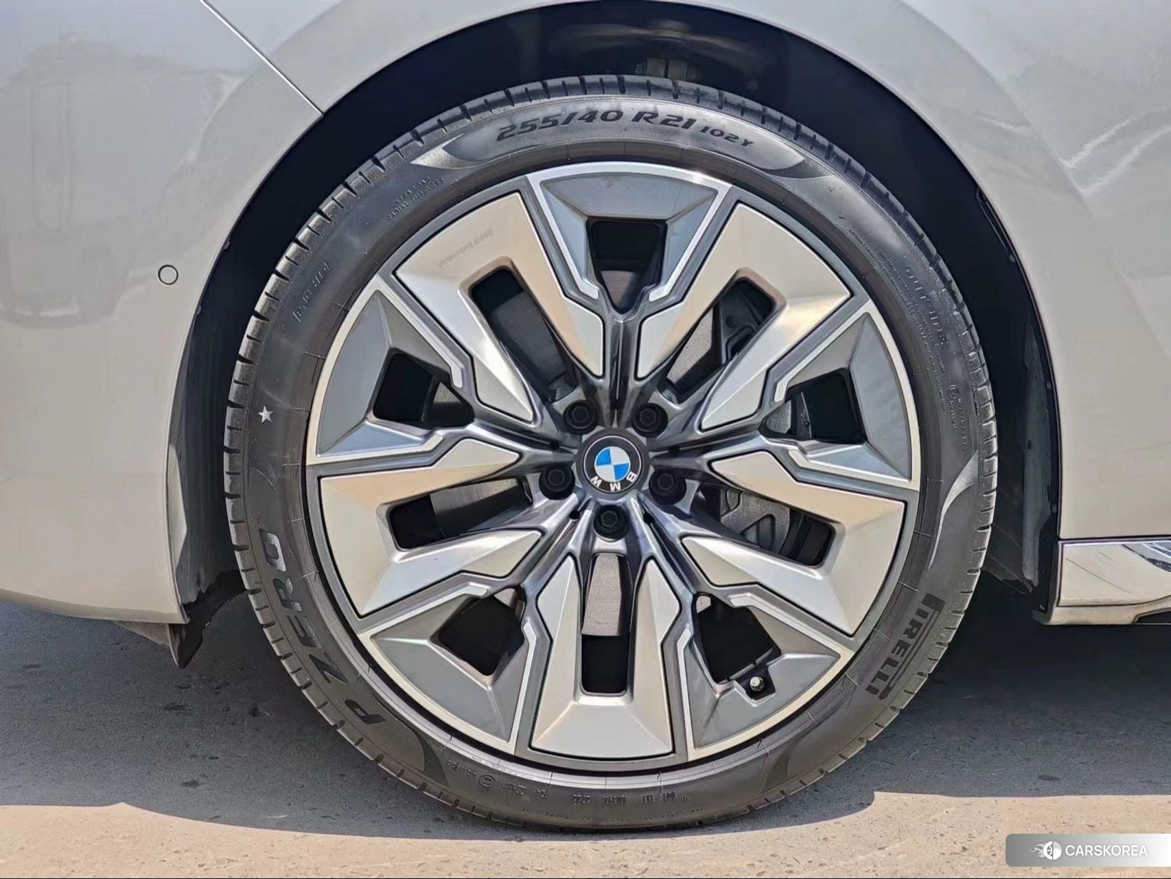 BMW 7 series 2022 Серебристо-серый из Китая, фото 3