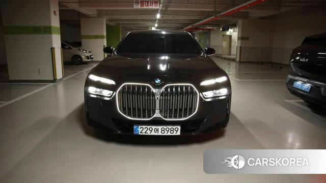 BMW 7 Series (G70) 2025 Черный из Кореи, фото 5