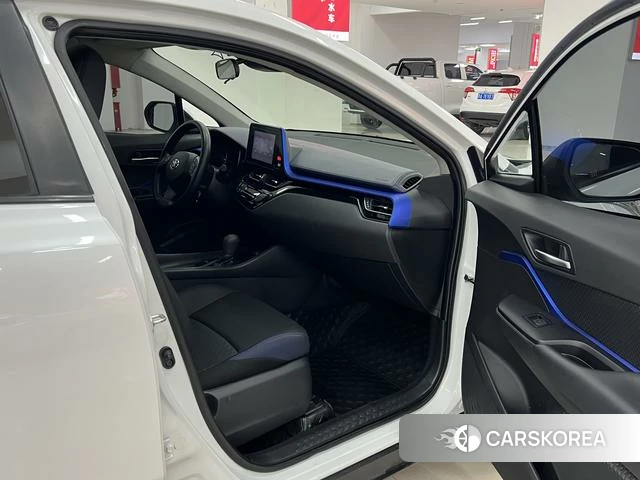Toyota C-HR id 4263814 из Китая 9
