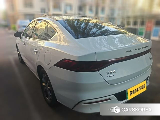 BYD Qin PLUS DM 2023 Белый из Китая, фото 3