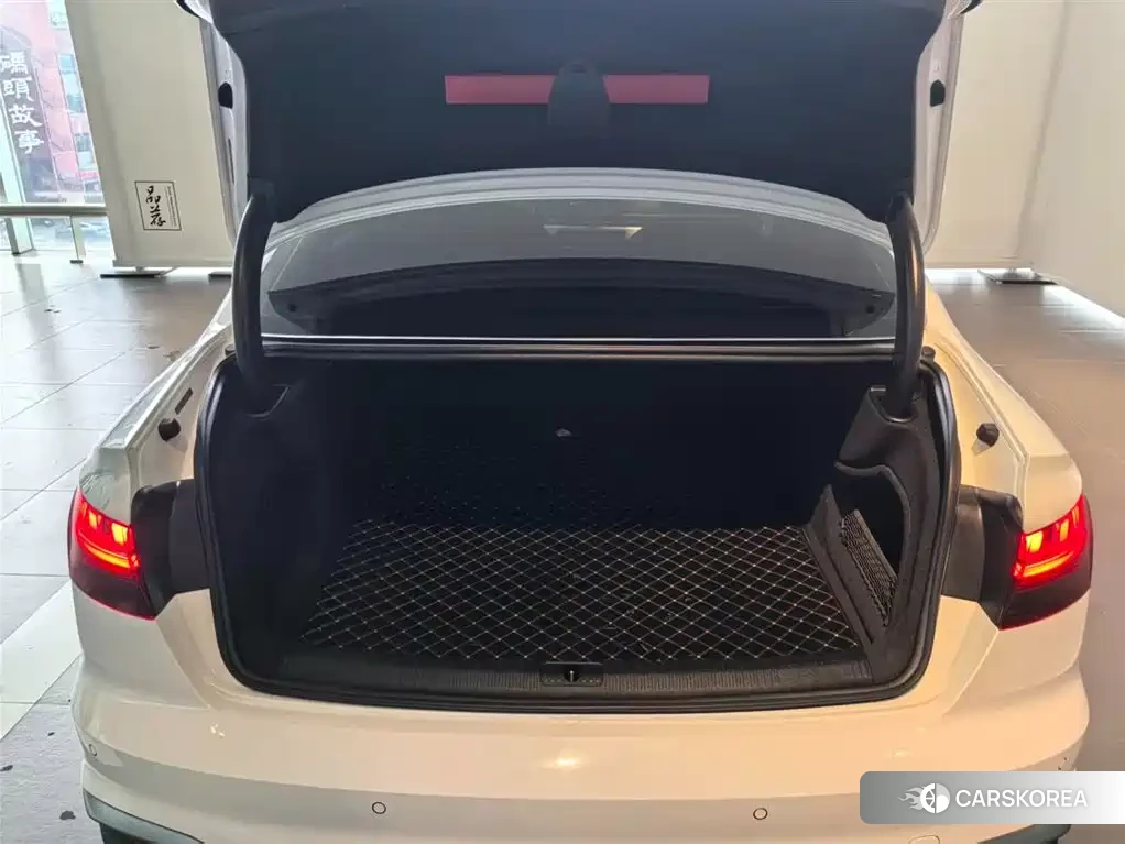 Audi A4L id 4548238 из Китая 11