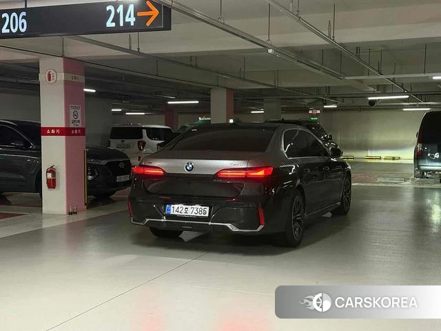 BMW 7 Series (G70) 2025 Черный из Кореи, фото 3