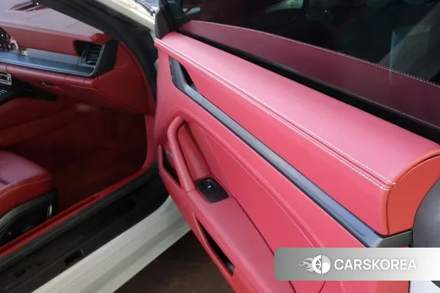 Porsche 911(992) 2022 Светло-серебряный цвет из Кореи, фото 3