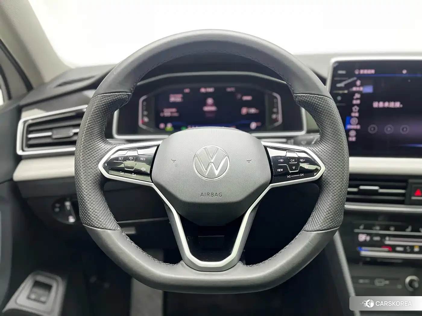 Volkswagen Tiguan L id 4629722 из Китая 18