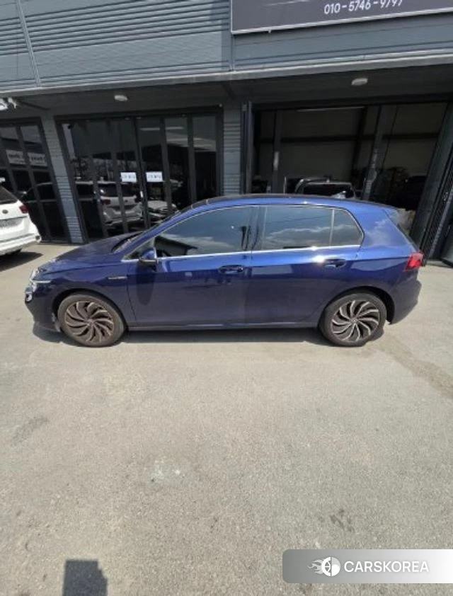 Volkswagen Golf 8th Generation 2022 Синий из Кореи, фото 3