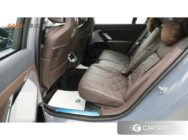 BMW 7 series 2023 Темно-серый из Китая, фото 3